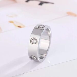 ✅ NEW ✅ Elegant Silver Band with Crystal Accents